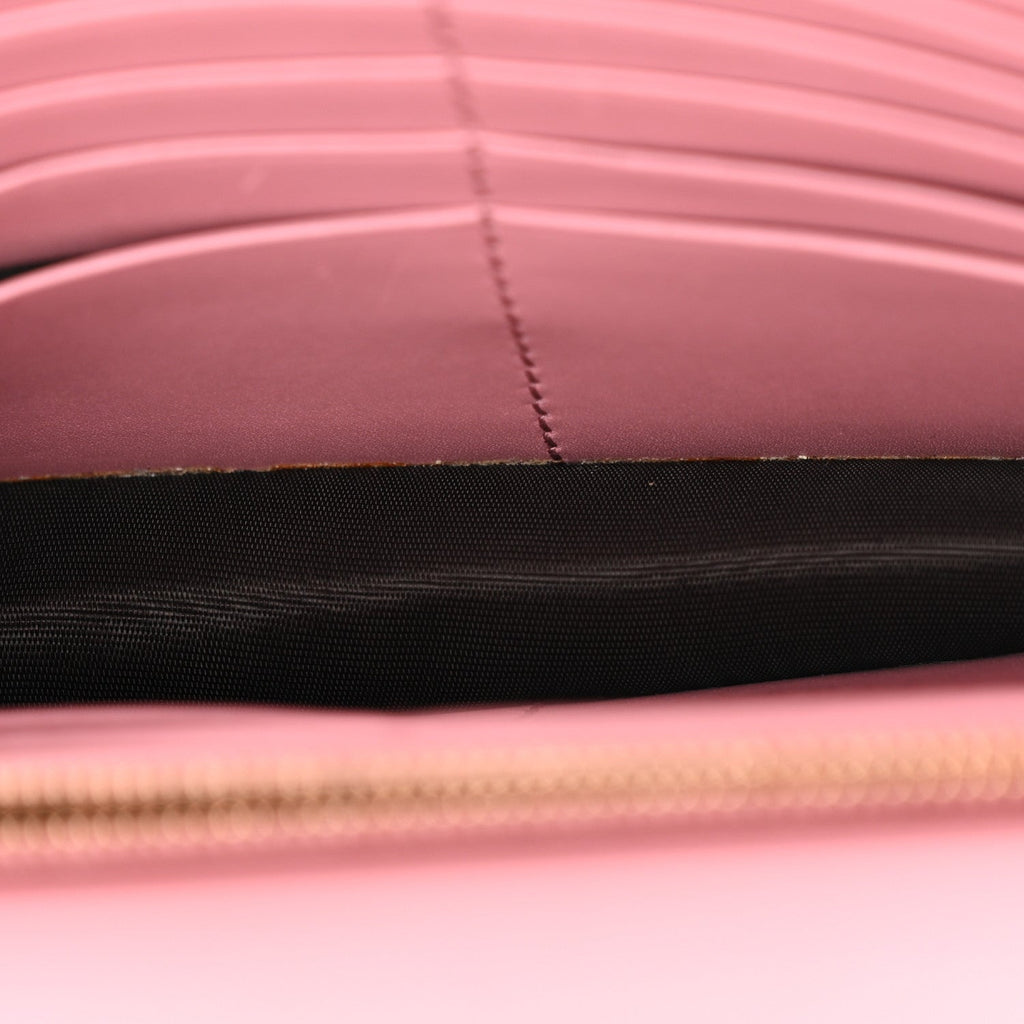 Guccissima Icon Chain Wallet Carmine Rose