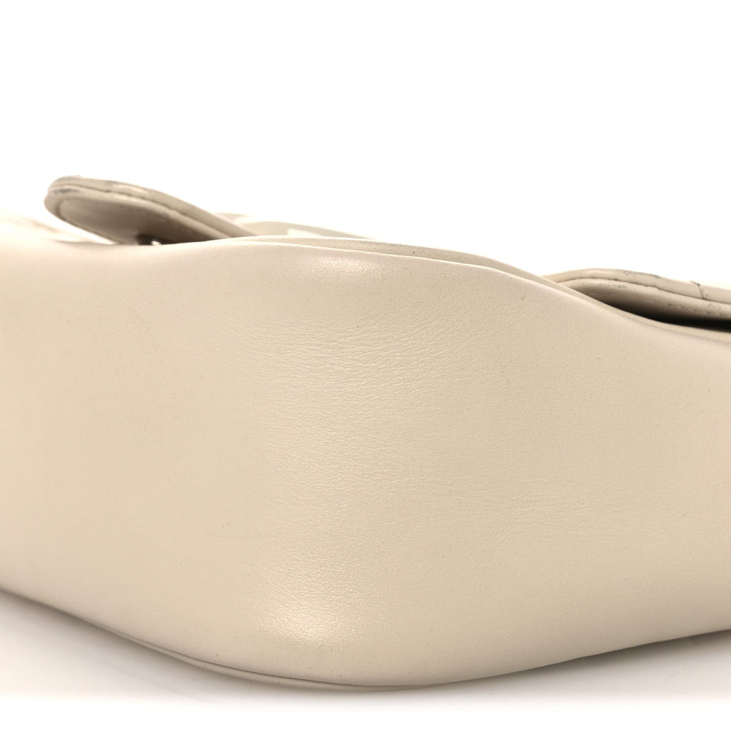 Calfskin Matelasse Monochrome Mini GG Marmont Crossbody Shoulder Bag White