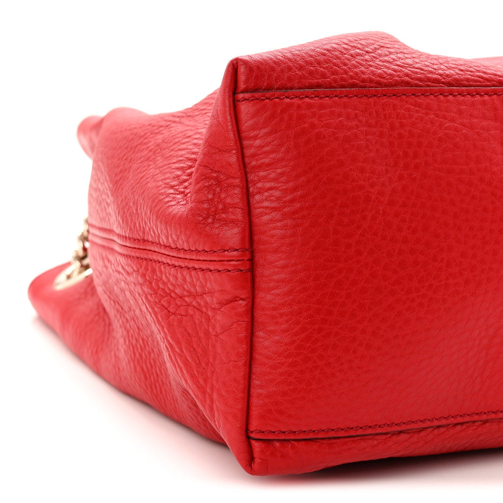 Pebbled Calfskin Medium Soho Chain Shoulder Bag Tabasco Red