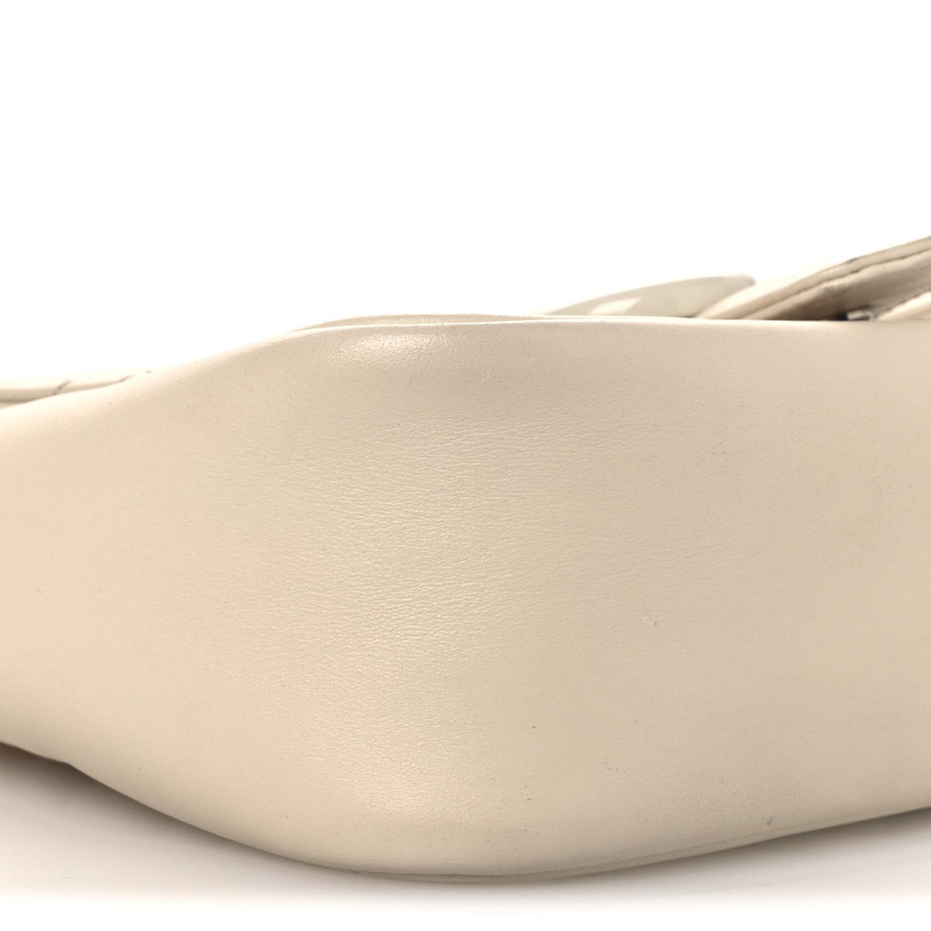 Calfskin Matelasse Monochrome Mini GG Marmont Crossbody Shoulder Bag White