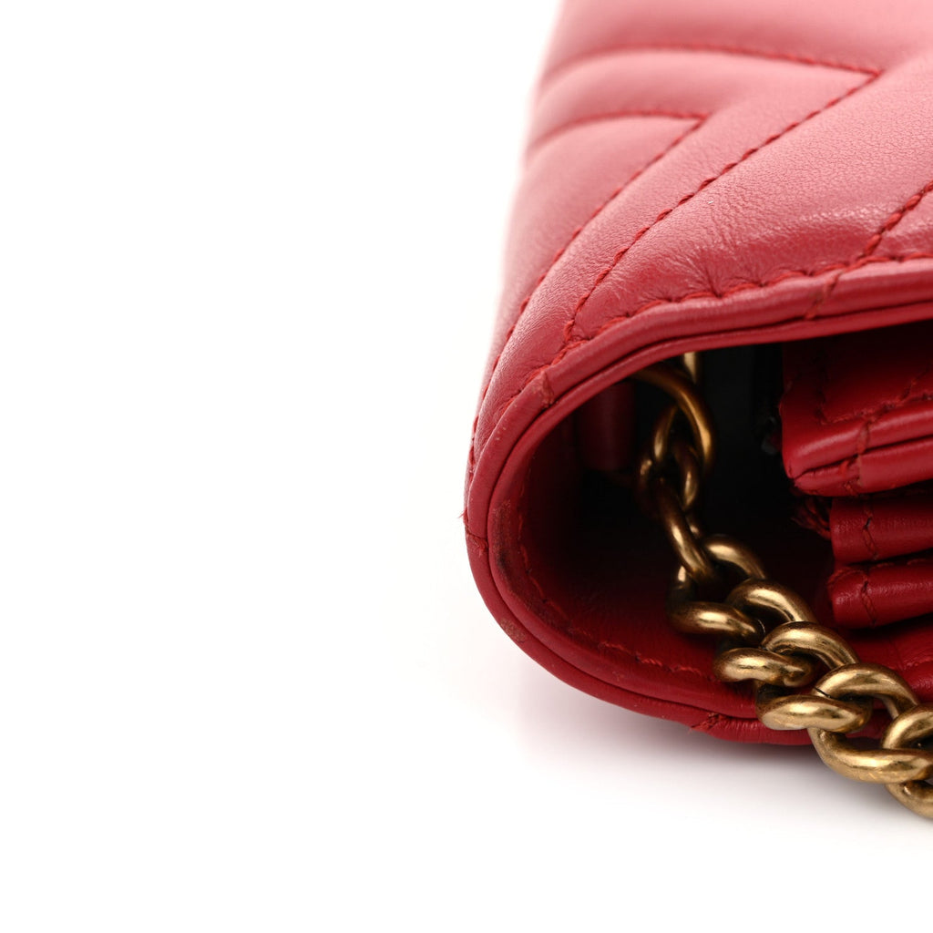 Calfskin Matelasse GG Marmont Chain Wallet Hibiscus Red