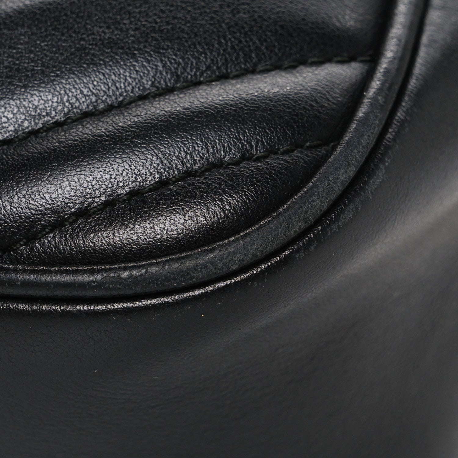 Calfskin Matelasse Small GG Marmont Chain Shoulder Bag Black