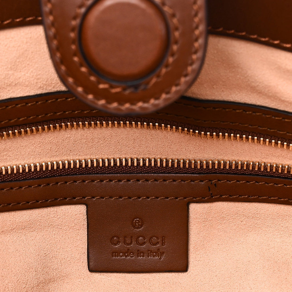 Soft GG Supreme Monogram Medium Crossbody Tote Beige Cuir