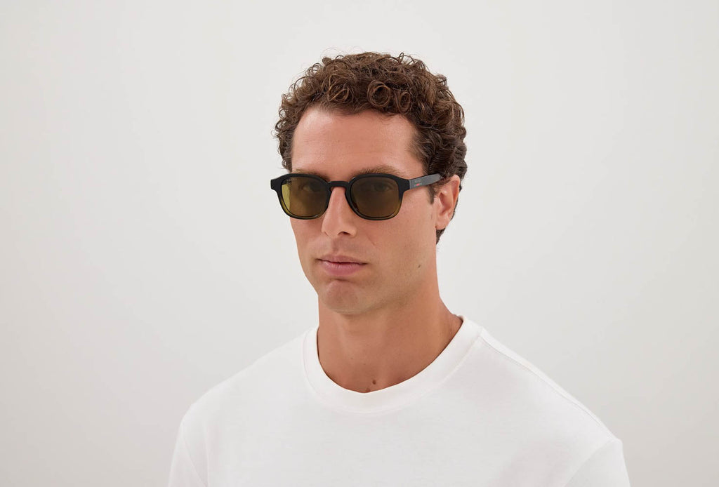 Gucci GG2106S
